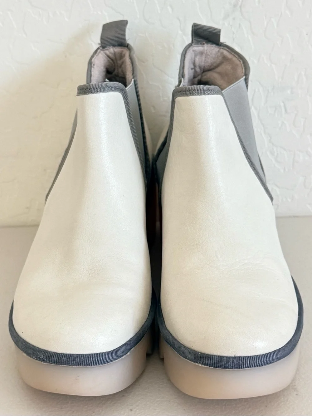 Fly London Byne Chelsea Boots in white leather Size EU 38 US 7.5/8